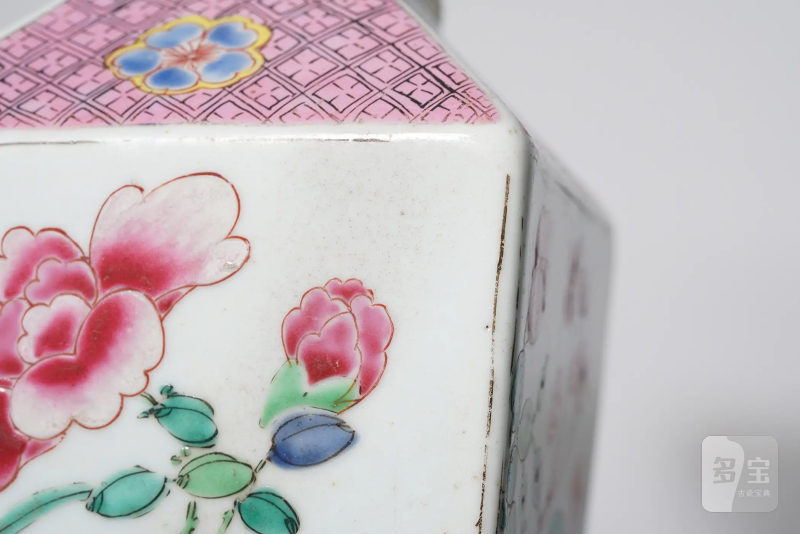 清雍正 粉彩四季花卉纹四方瓶 - 图21